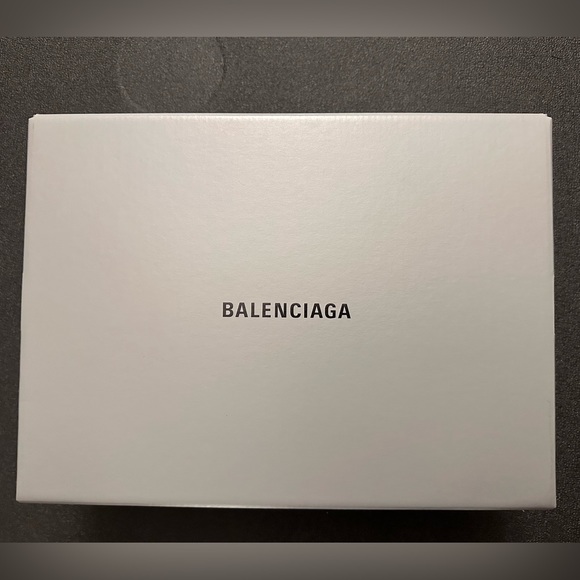 Authentic Balenciaga Men’s Speed 2.0 high-top sneakers - Picture 3 of 11